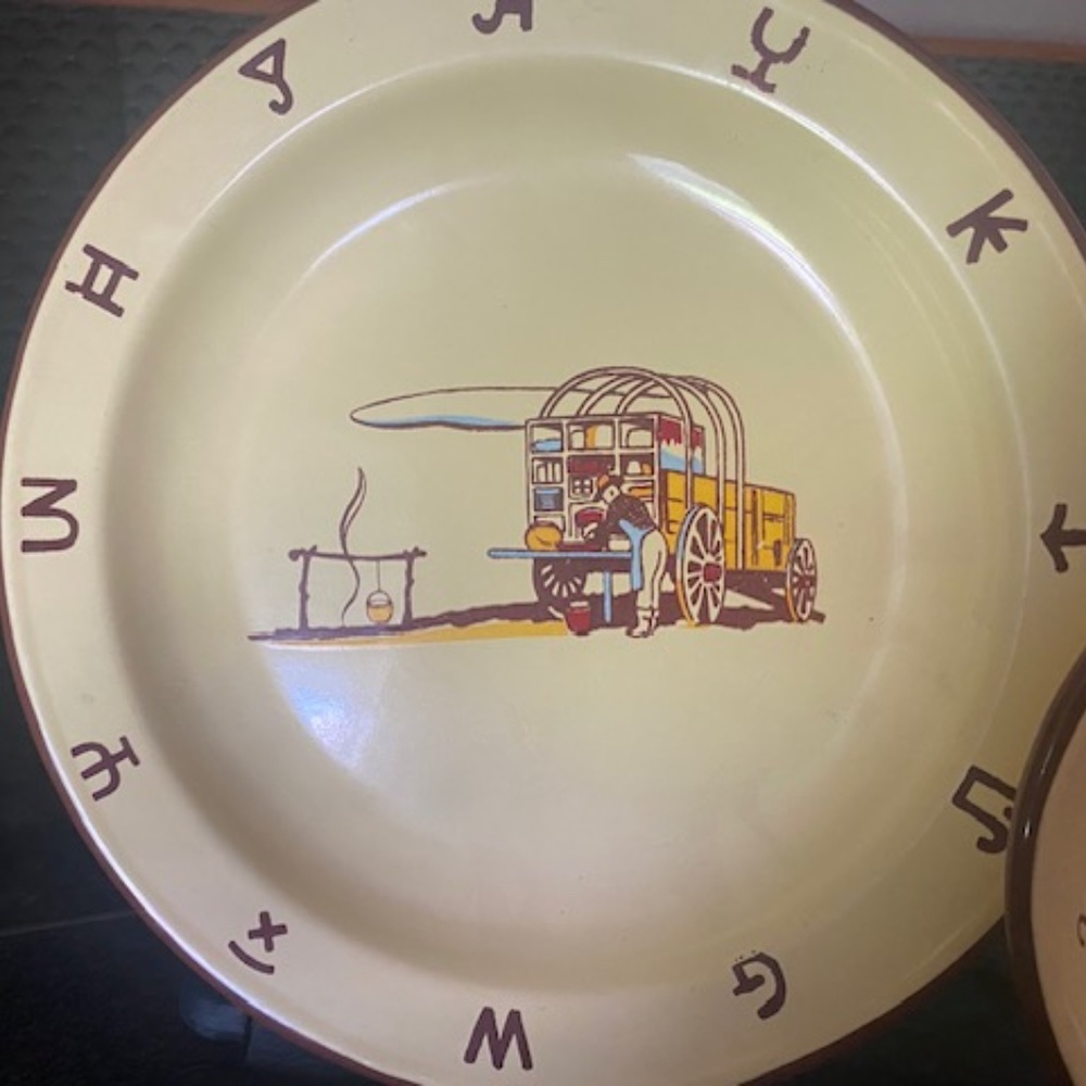 Cowboy motif enamel bowl/plate set.